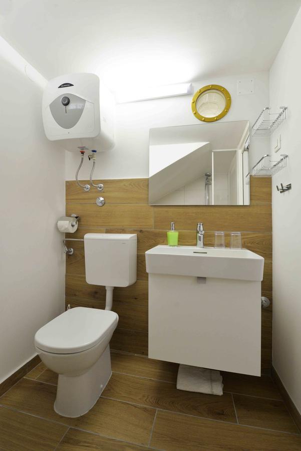 Sea Side Apartment มูร์แตร์ ภายนอก รูปภาพ